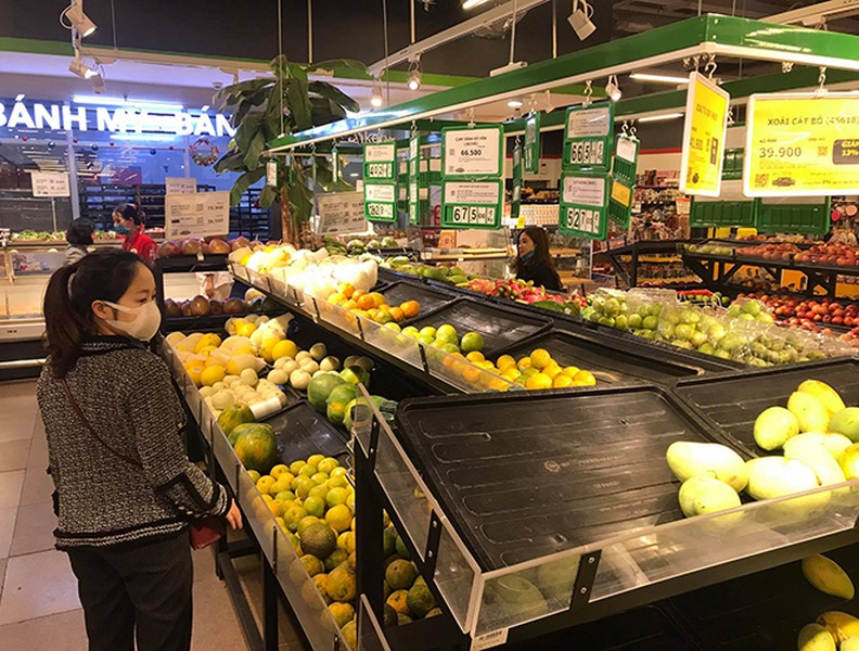 Hà Nội: Hàng hóa dồi dào, thực phẩm rau xanh giảm giá ở siêu thị